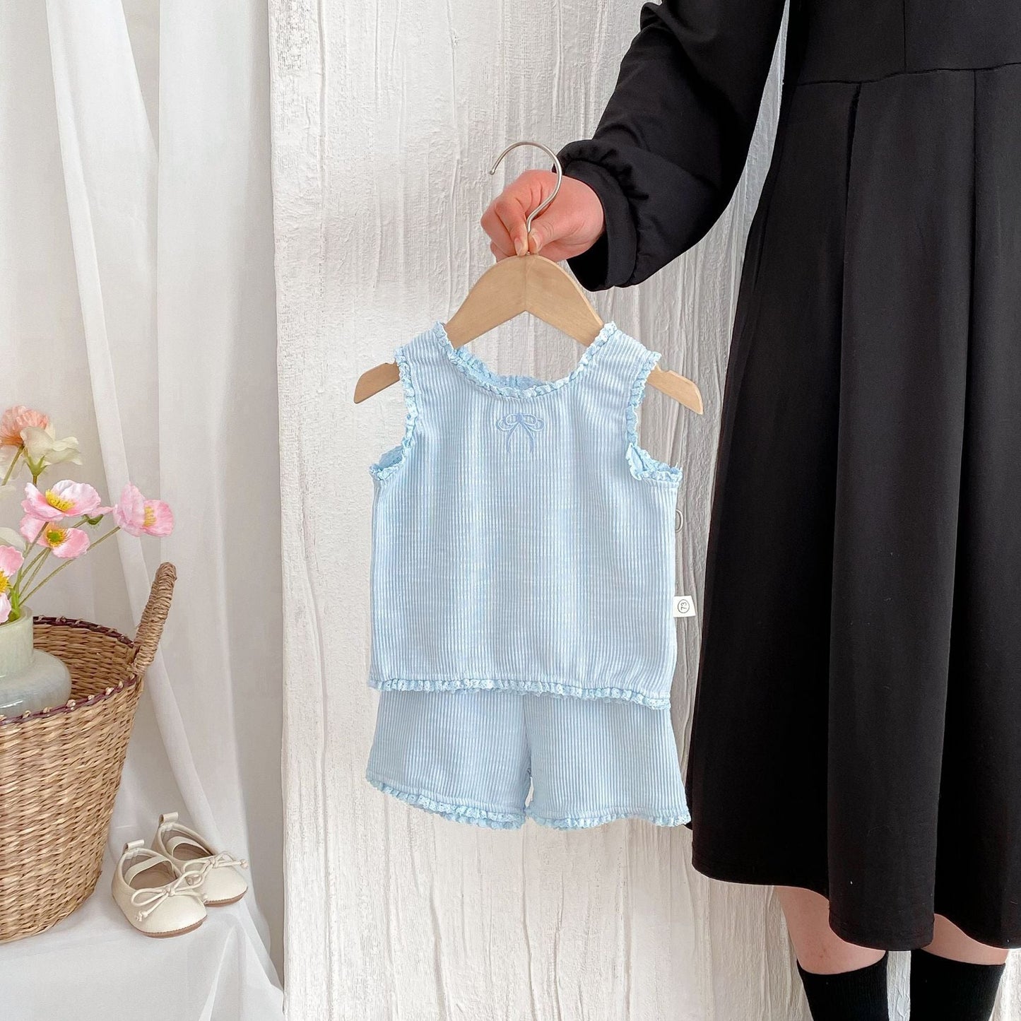 Completo estivo da bambina tinta unita con canotta e pantaloncini