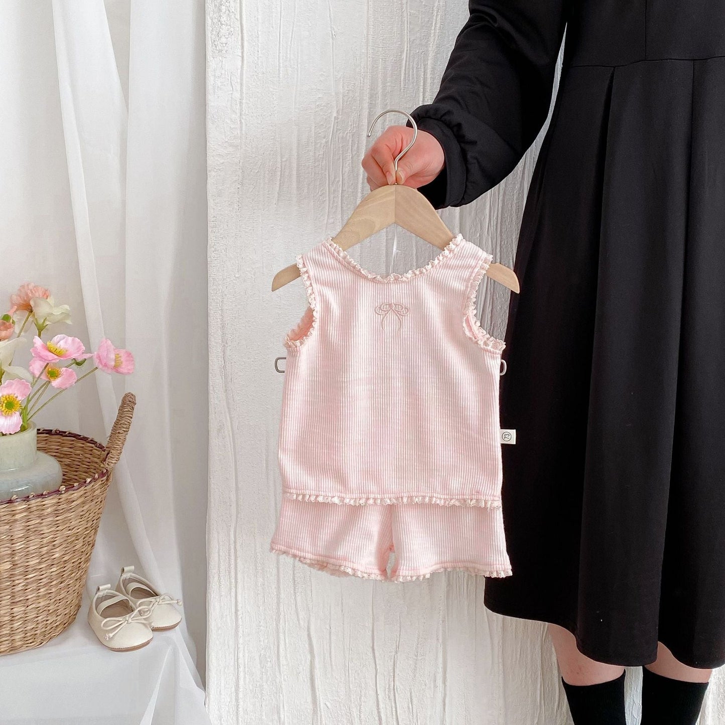 Completo estivo da bambina tinta unita con canotta e pantaloncini