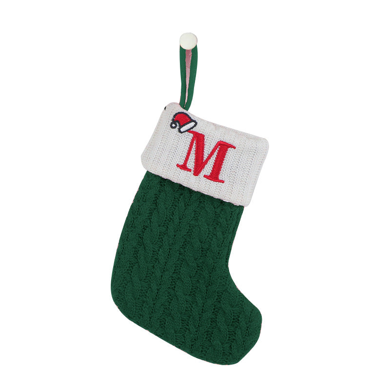 (Pre-pedido) Colgante de lana con letra verde para calcetín navideño