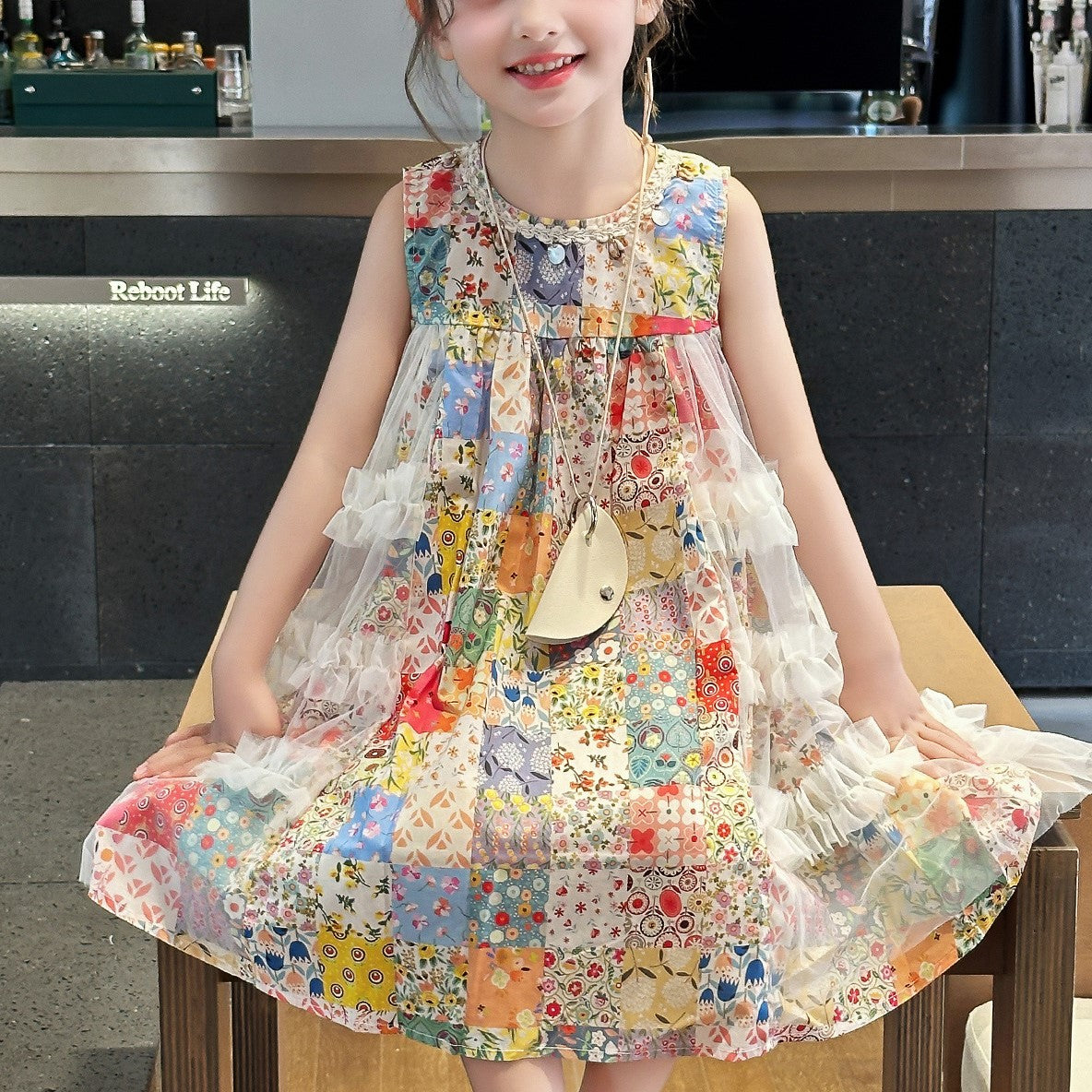 Vestito smanicato da bambina con stampa primavera/estate