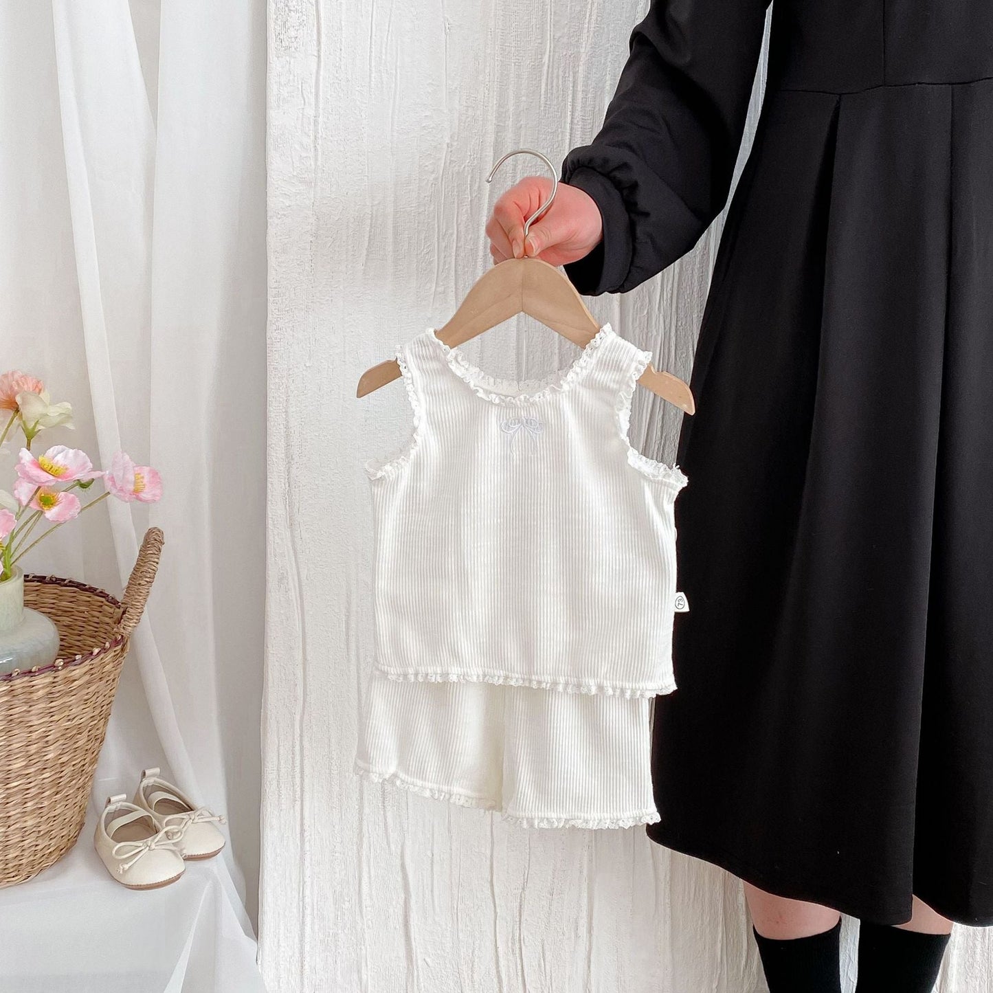 Completo estivo da bambina tinta unita con canotta e pantaloncini